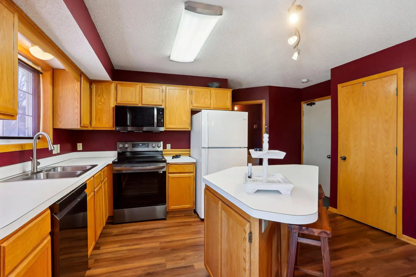 18338 Coneflower Lane, Eden Prairie, MN 55346