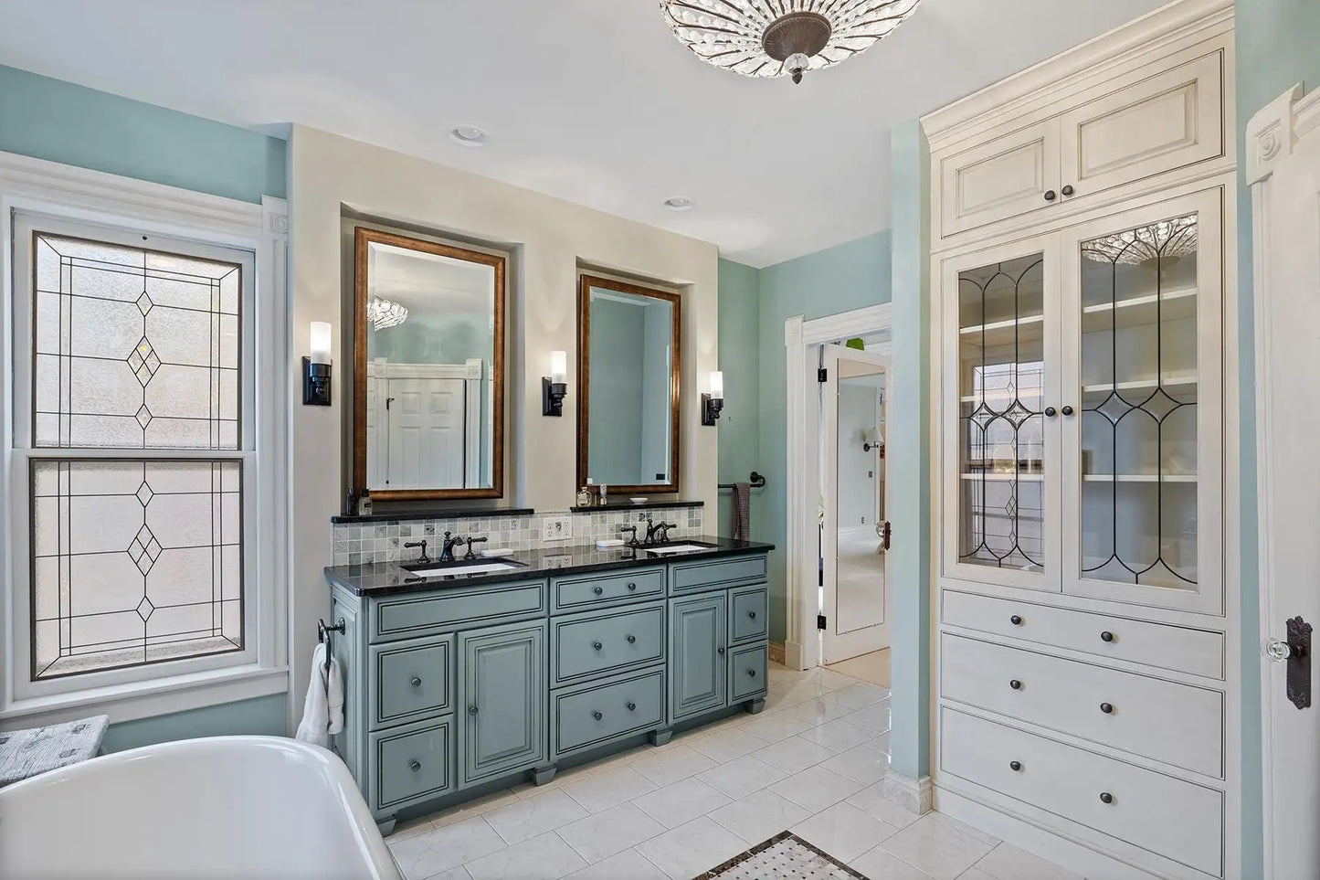 422 Laurel Avenue, Saint Paul, MN 55102