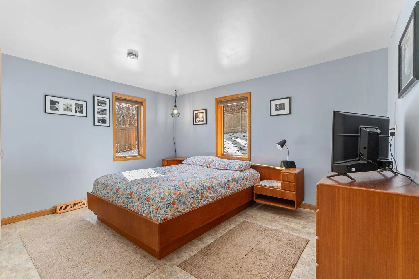 6095 Delaney Way, Inver Grove Heights, MN 55076