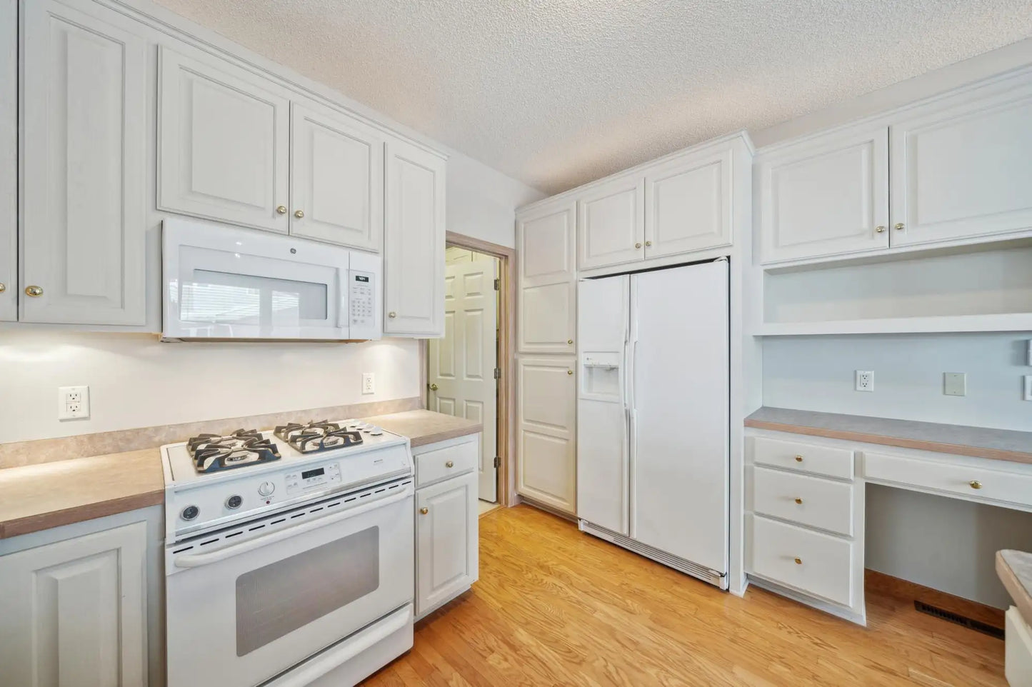 20063 Hoya Court, Lakeville, MN 55044