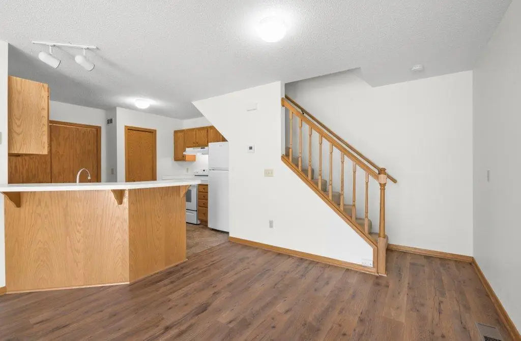 8362 Copperfield Way, Inver Grove Heights, MN 55076