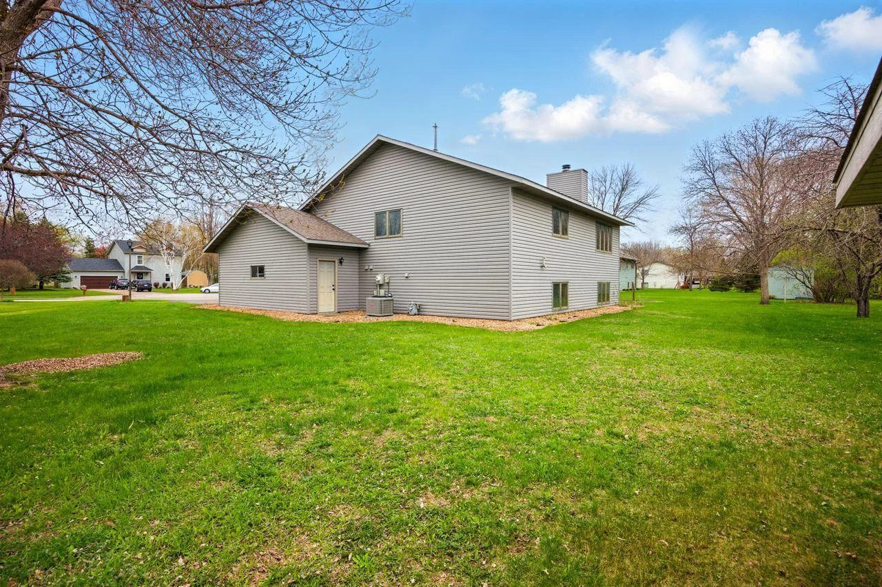 5716 Blue Jay Court, Saint Cloud, MN 56303