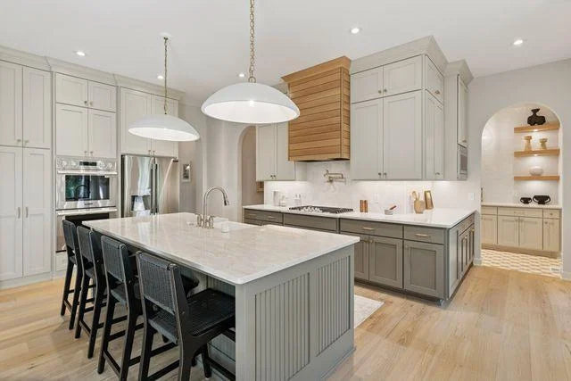 9399 Eagle Ridge Way, Chanhassen, MN 55317