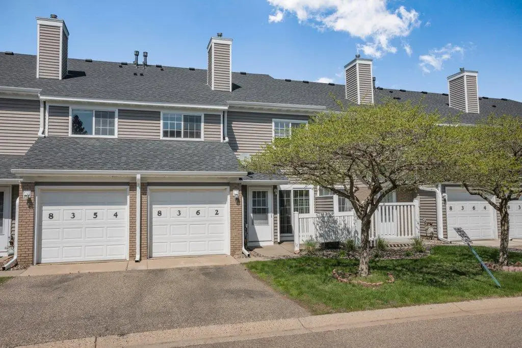8362 Copperfield Way, Inver Grove Heights, MN 55076