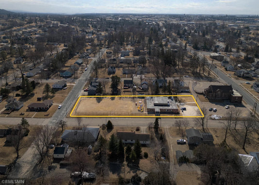 555 East Avenue, Zumbrota, MN 55992