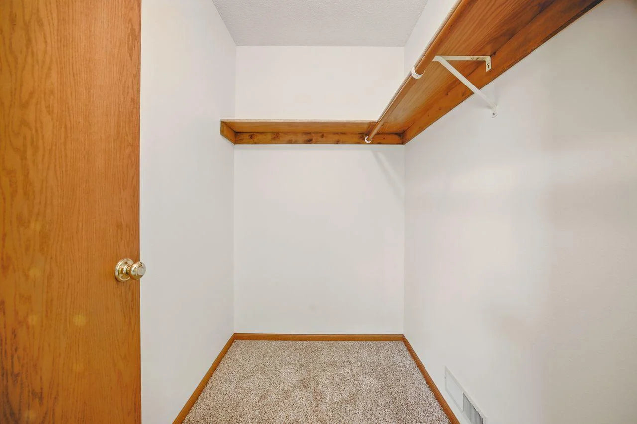 5716 Blue Jay Court, Saint Cloud, MN 56303