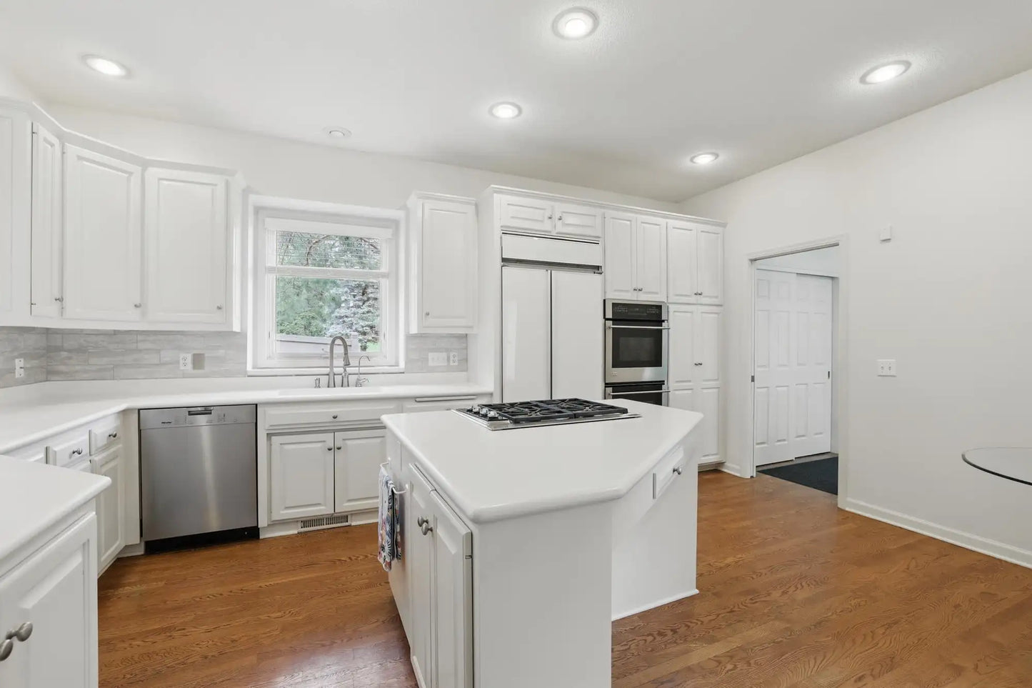 5541 70th Street, Edina, MN 55439