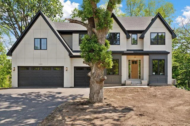 9399 Eagle Ridge Way, Chanhassen, MN 55317