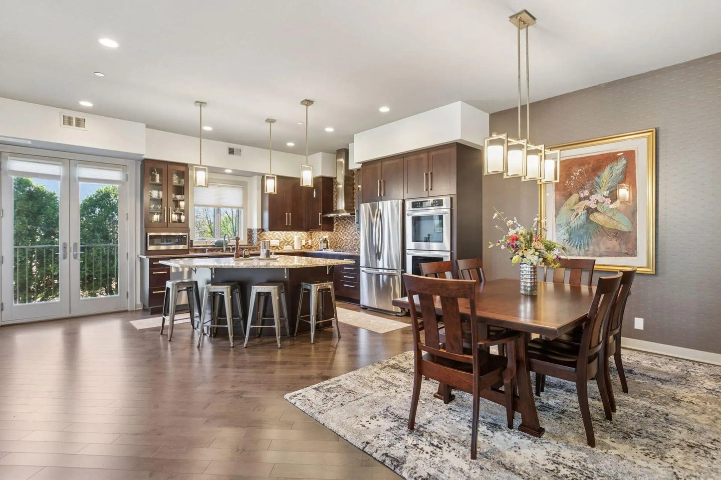 555 Oak Ridge Place, Hopkins, MN 55305